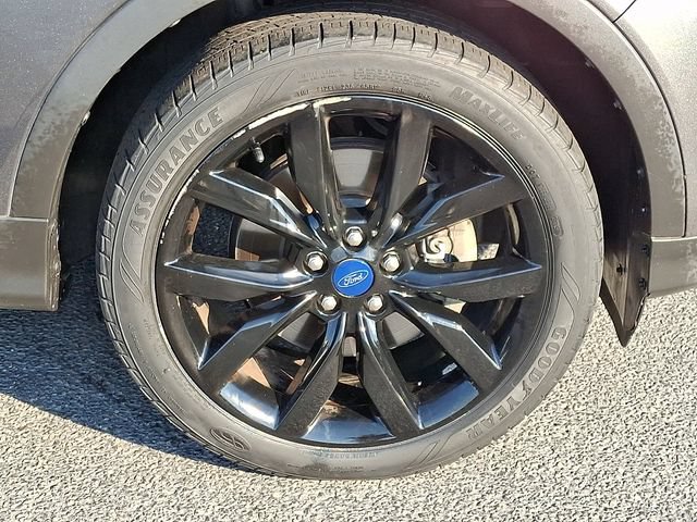 Used 2017 Ford Escape SE w/ Equipment Group 201A AWD/4WD image 11