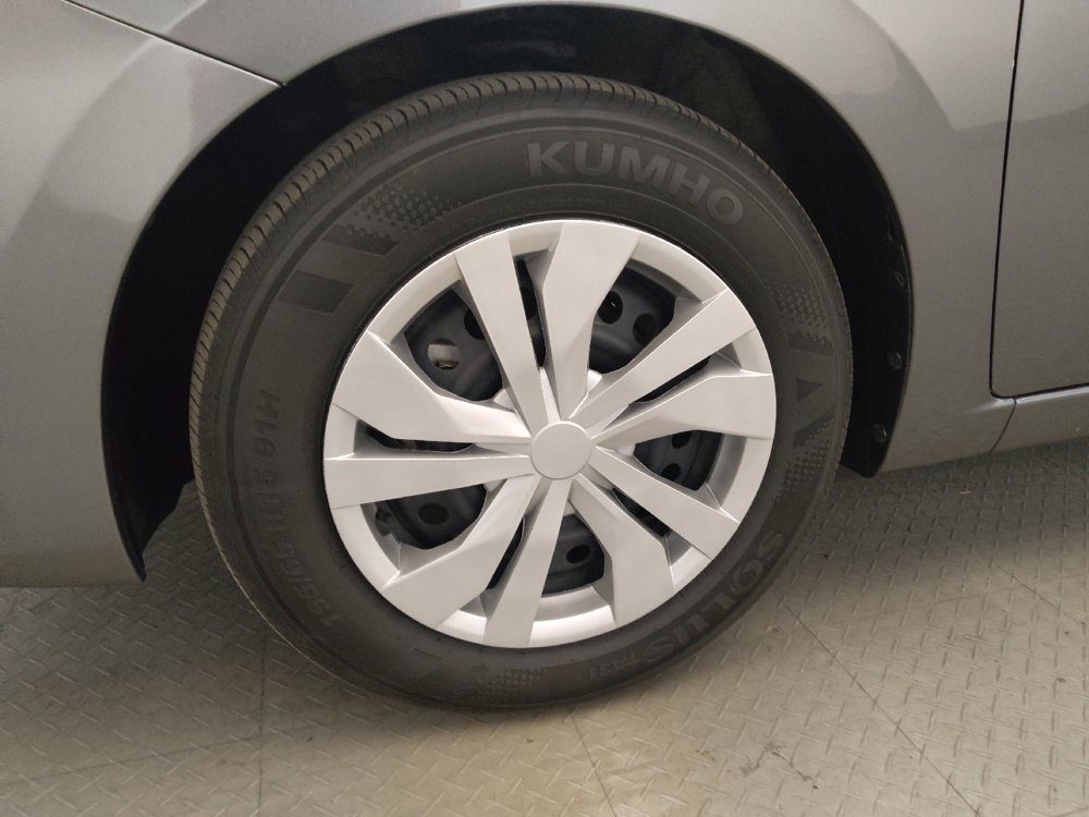 Used 2025 Nissan Versa S FWD image 31