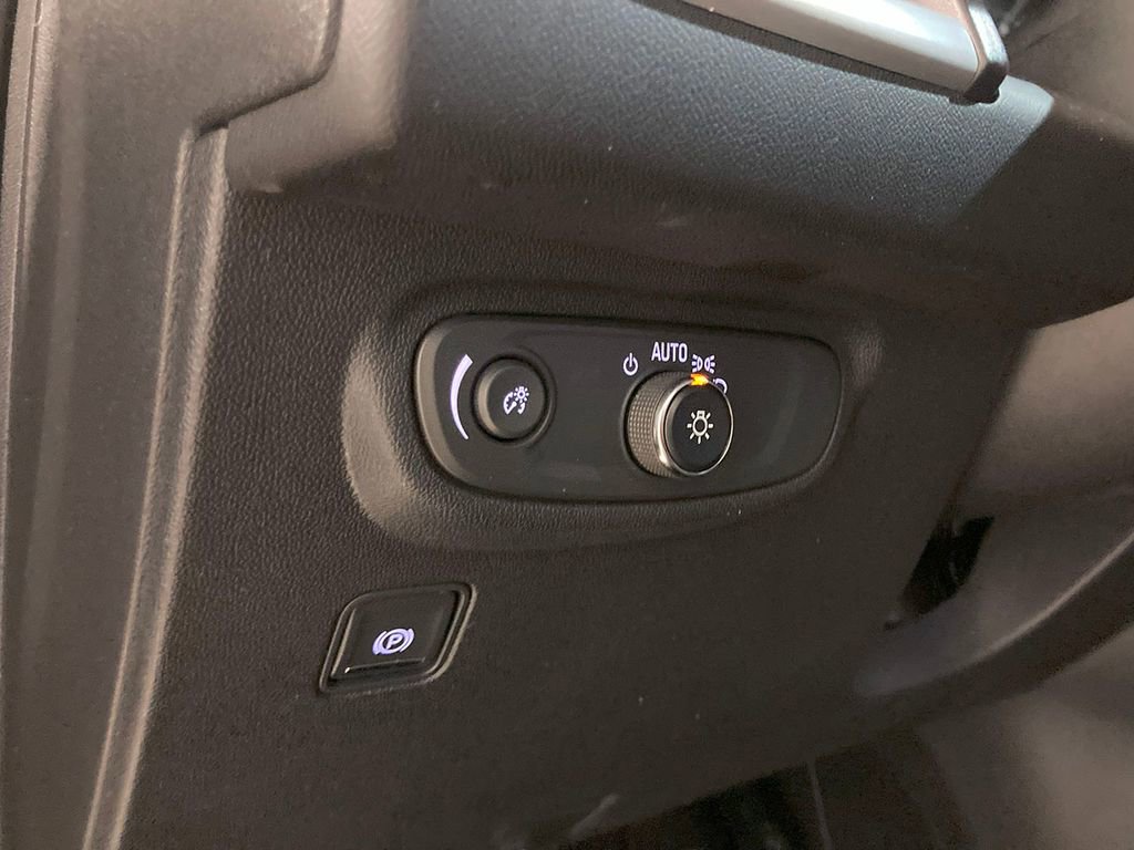 Used 2022 GMC Terrain SLE image 19