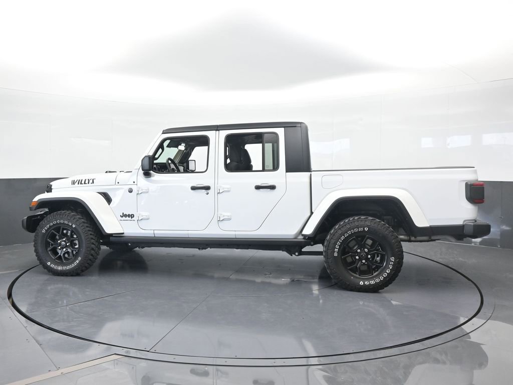 Used 2024 Jeep Gladiator Sport image 3