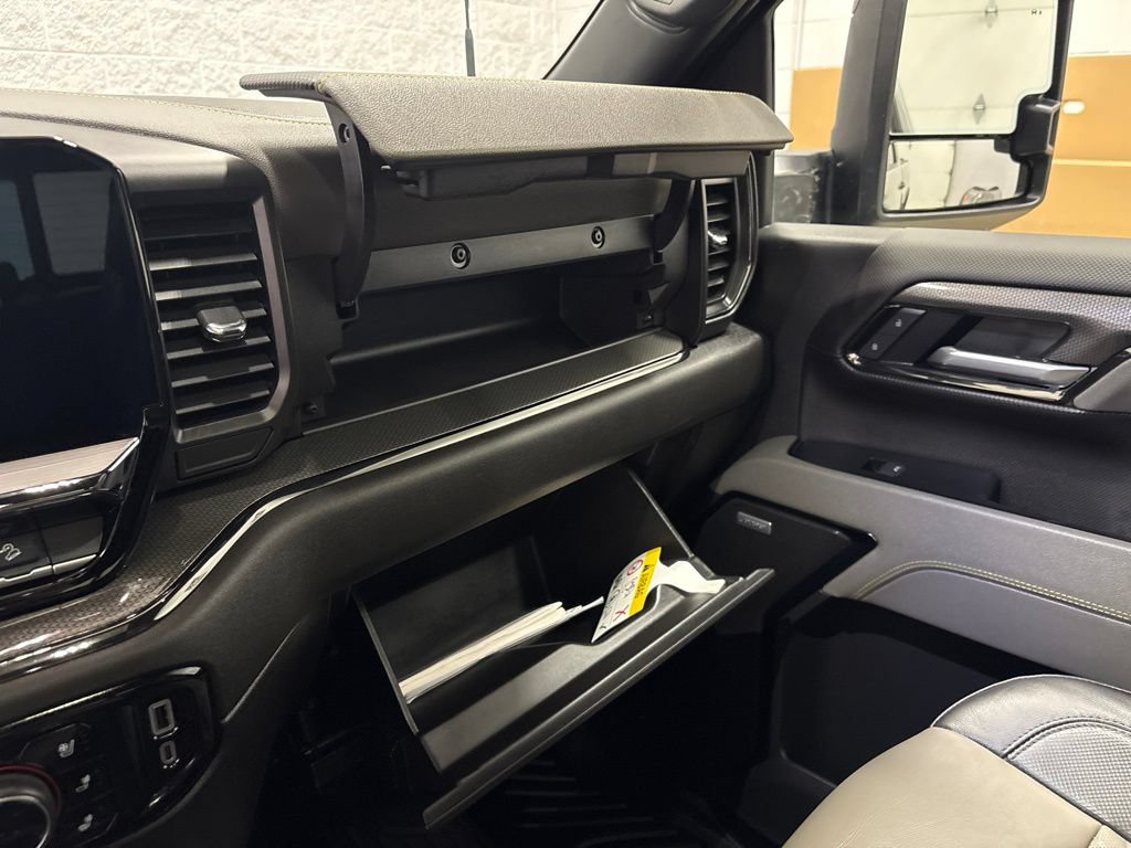 Used 2025 Chevrolet Silverado 2500 ZR2 w/ Technology Package AWD/4WD image 28