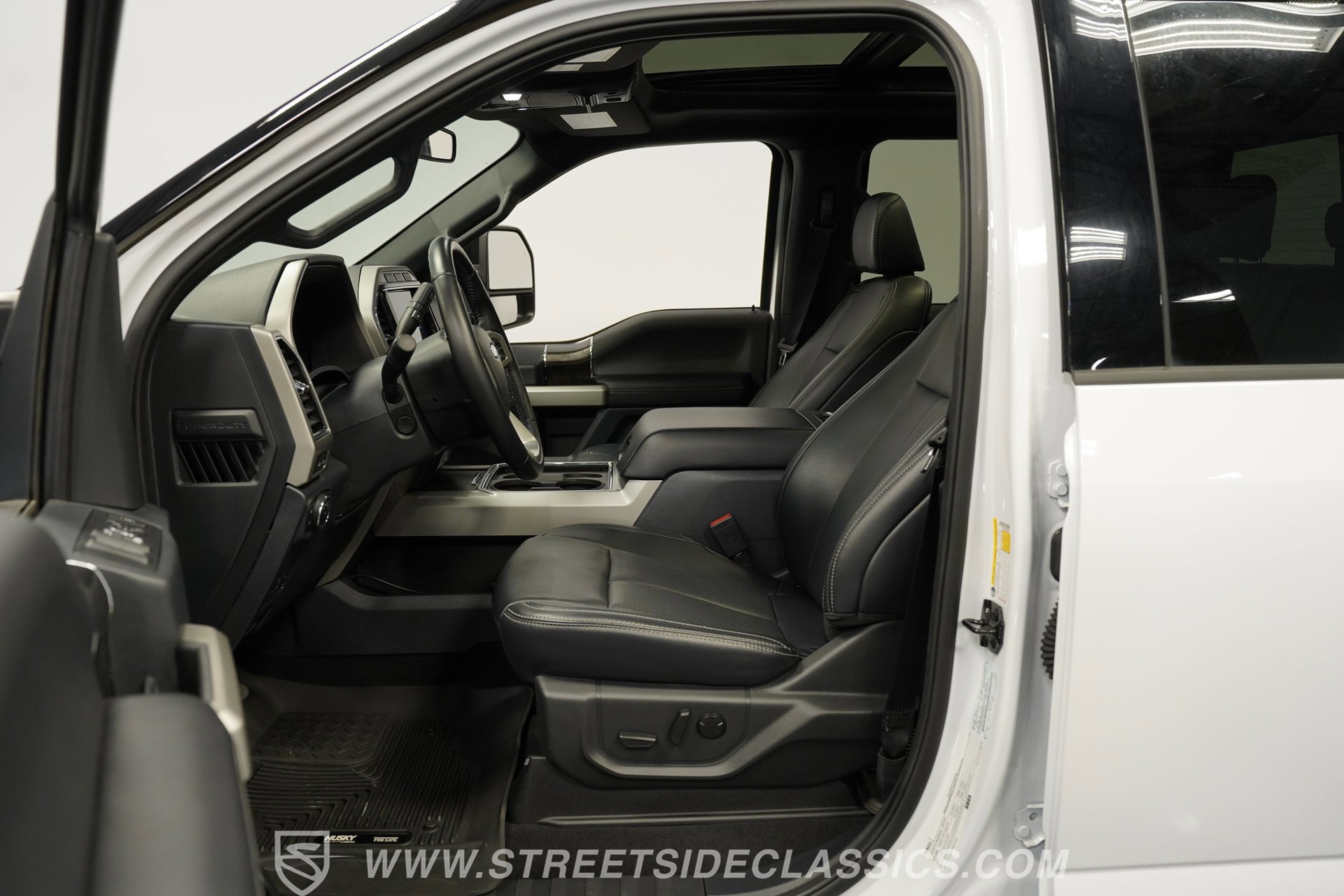 Used 2022 Ford F250 Lariat w/ Lariat Ultimate Package image 3