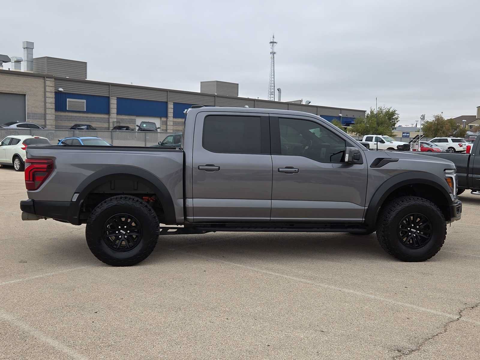 Used 2025 Ford F150 Raptor AWD/4WD image 9