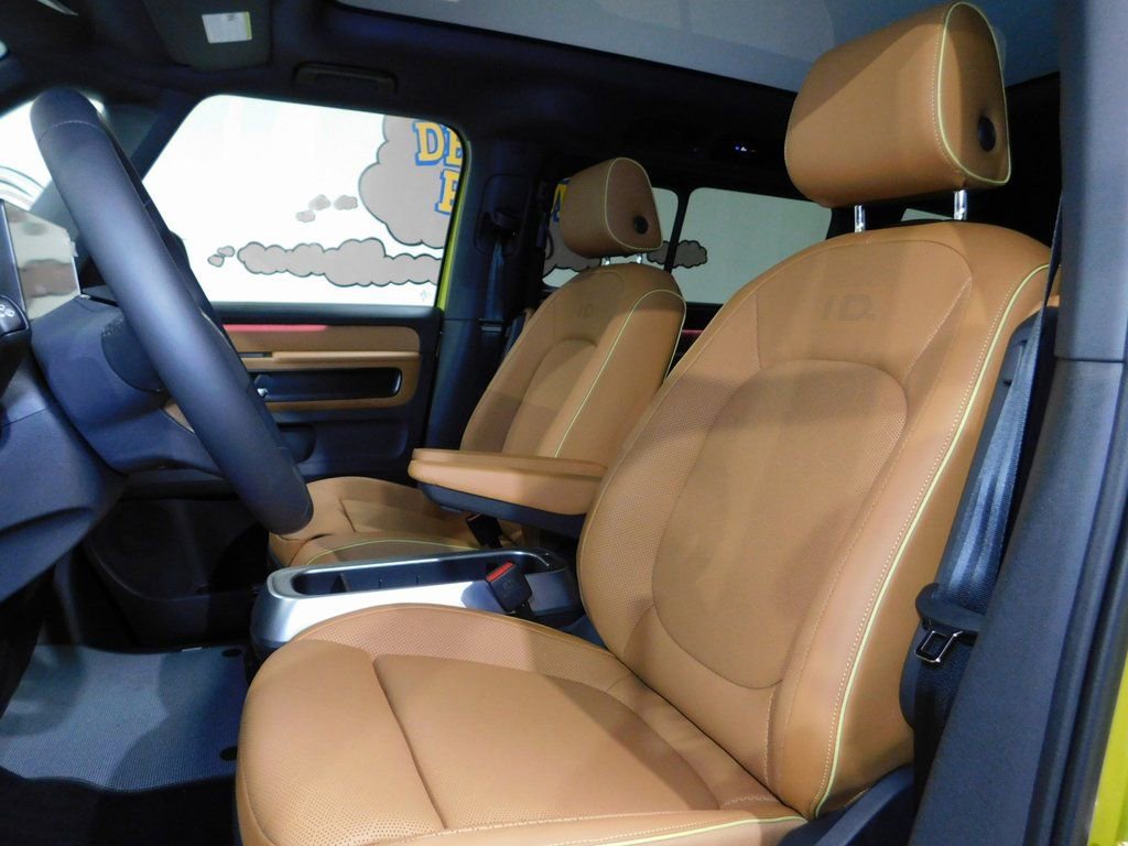 Used 2025 Volkswagen ID. Buzz 1st Edition image 38