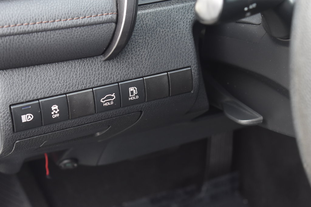 Used 2020 Toyota Camry LE FWD image 18