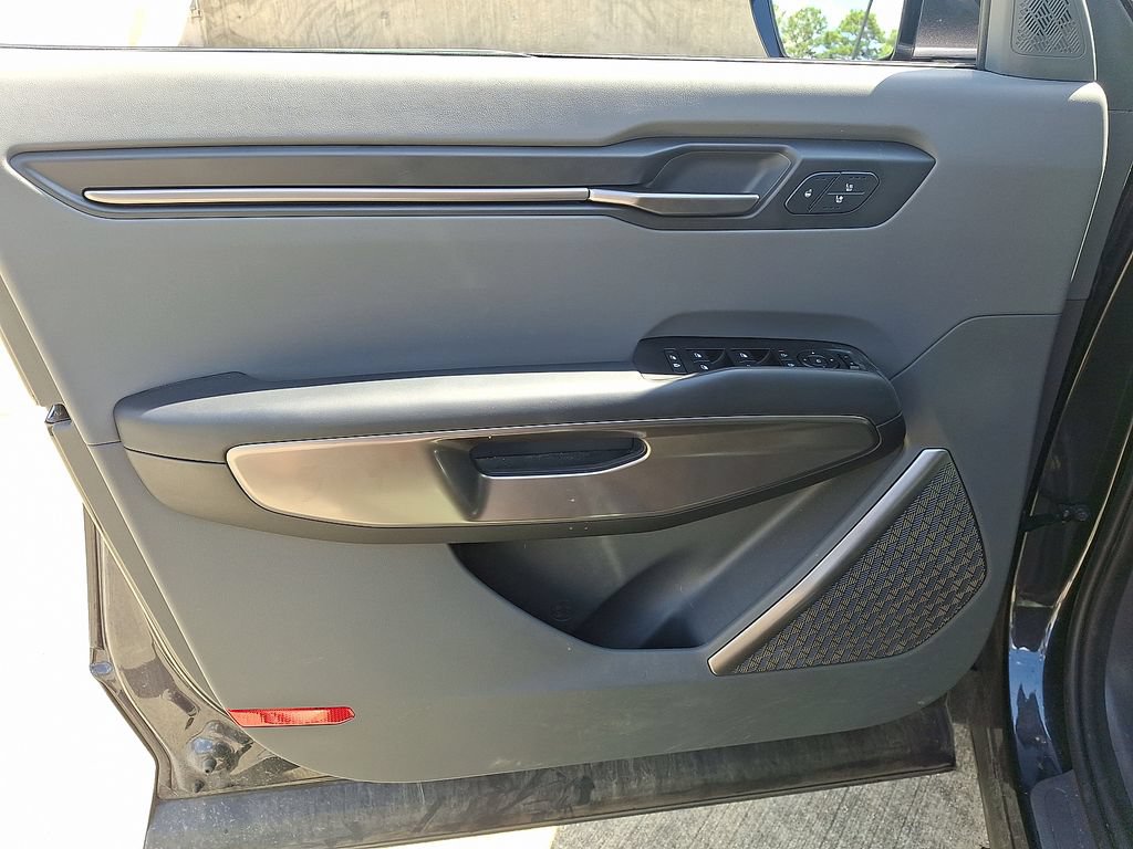 Used 2024 Kia EV9 Wind AWD/4WD image 2