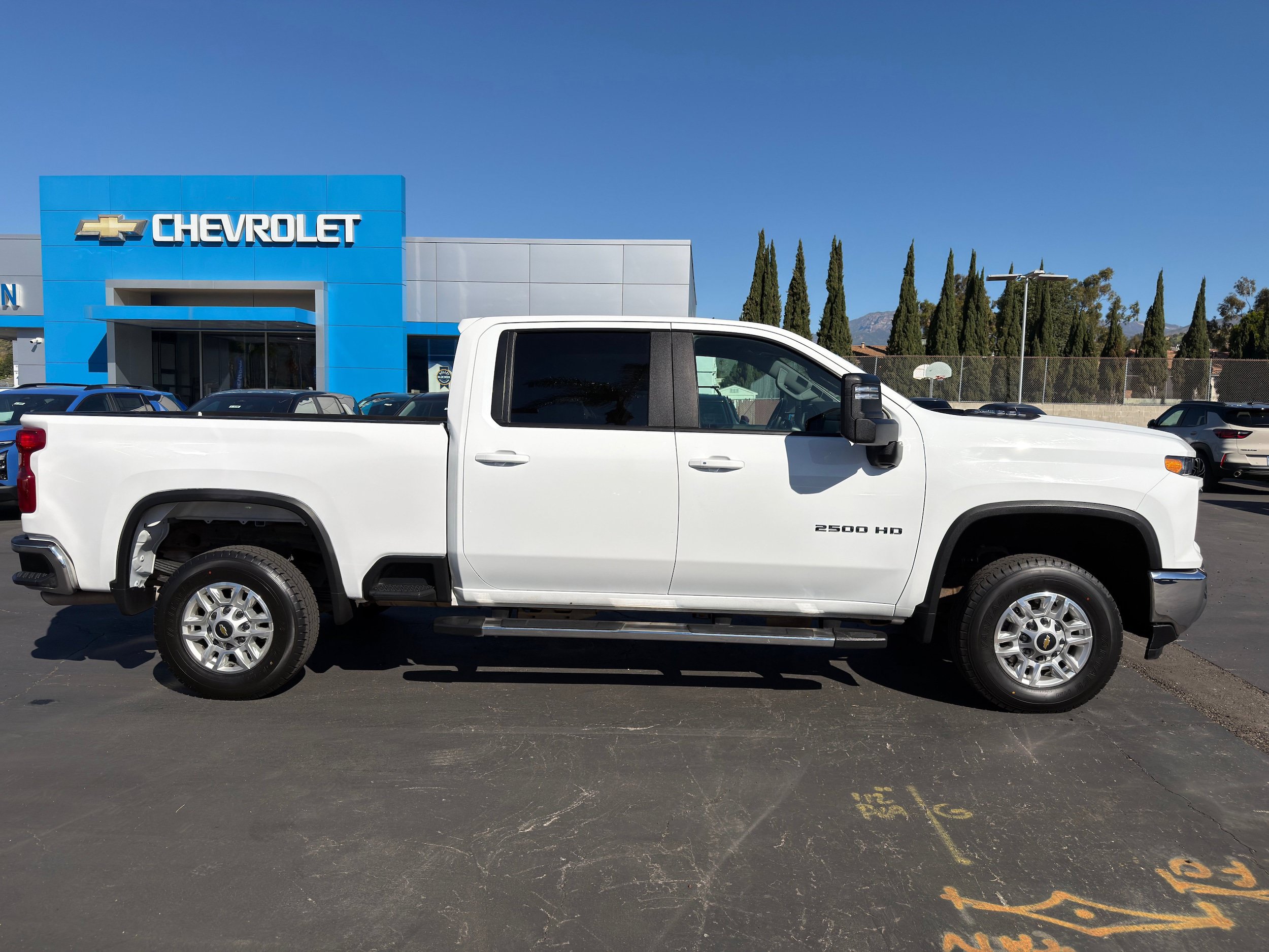 Used 2025 Chevrolet Silverado 2500 LT w/ Convenience Package AWD/4WD image 9
