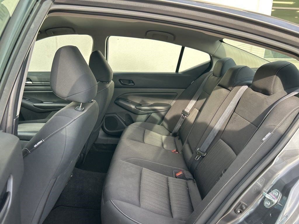 Used 2024 Nissan Altima 2.5 SV image 8