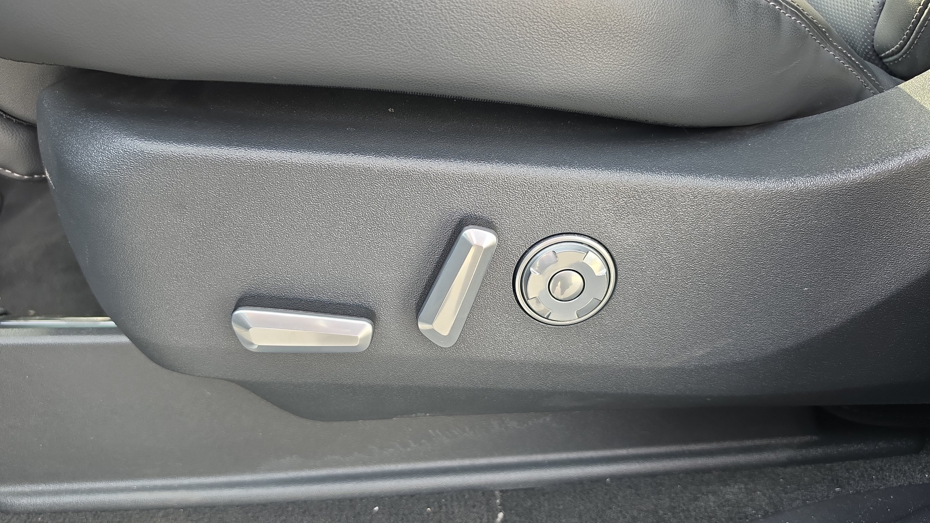 Used 2025 Lincoln Navigator Reserve AWD/4WD image 10