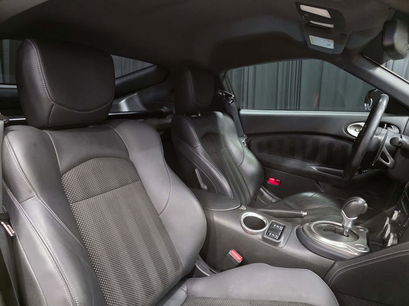 Used 2009 Nissan 370Z Touring w/ Sport Pkg RWD image 5