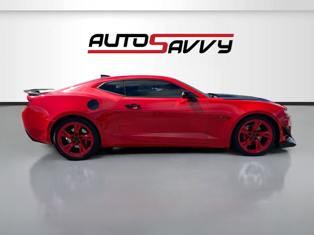 Used 2018 Chevrolet Camaro SS RWD image 8