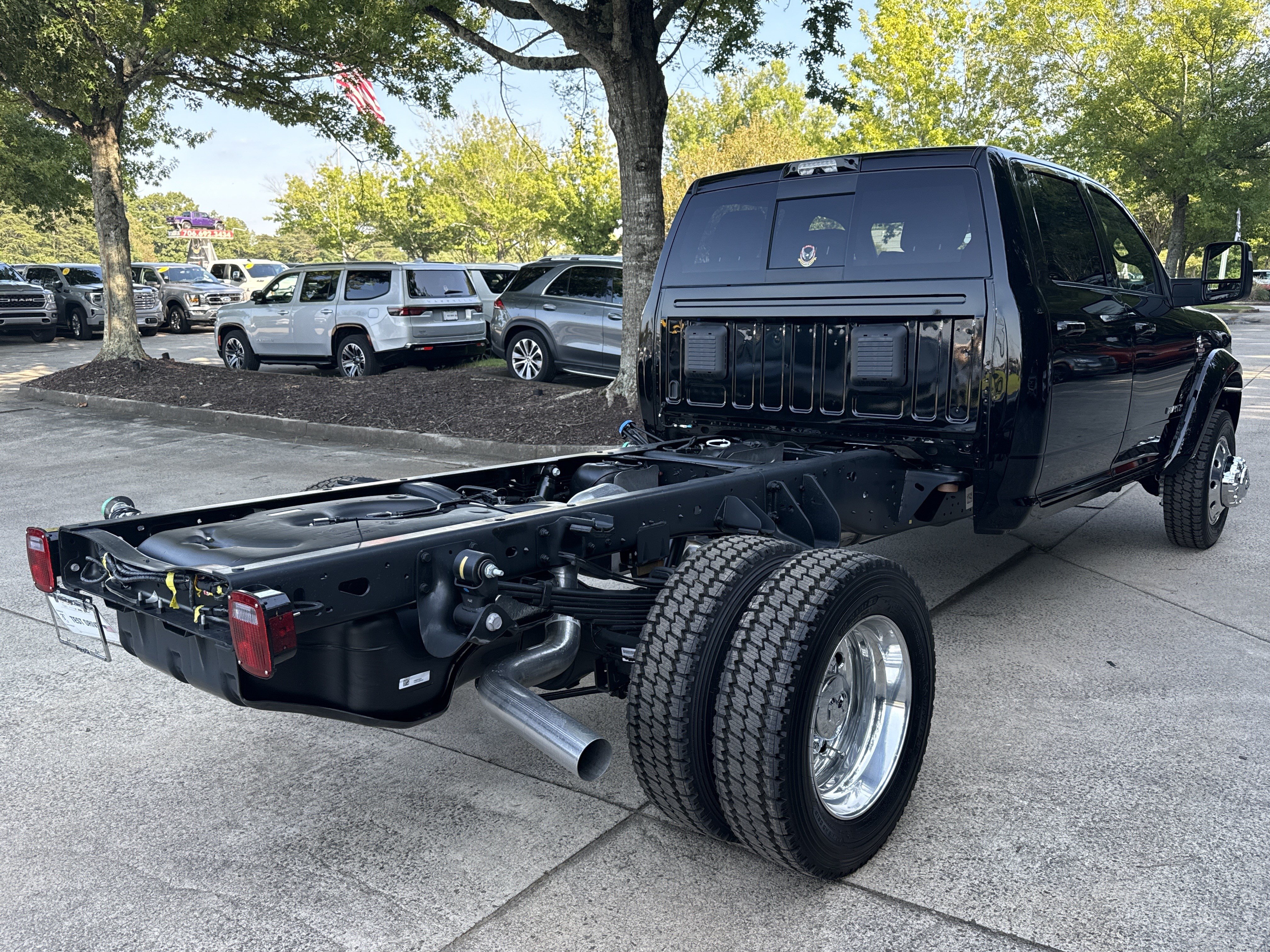 New 2026 RAM 5500 4x4 Crew Cab w/ Laramie Trim Package image 7