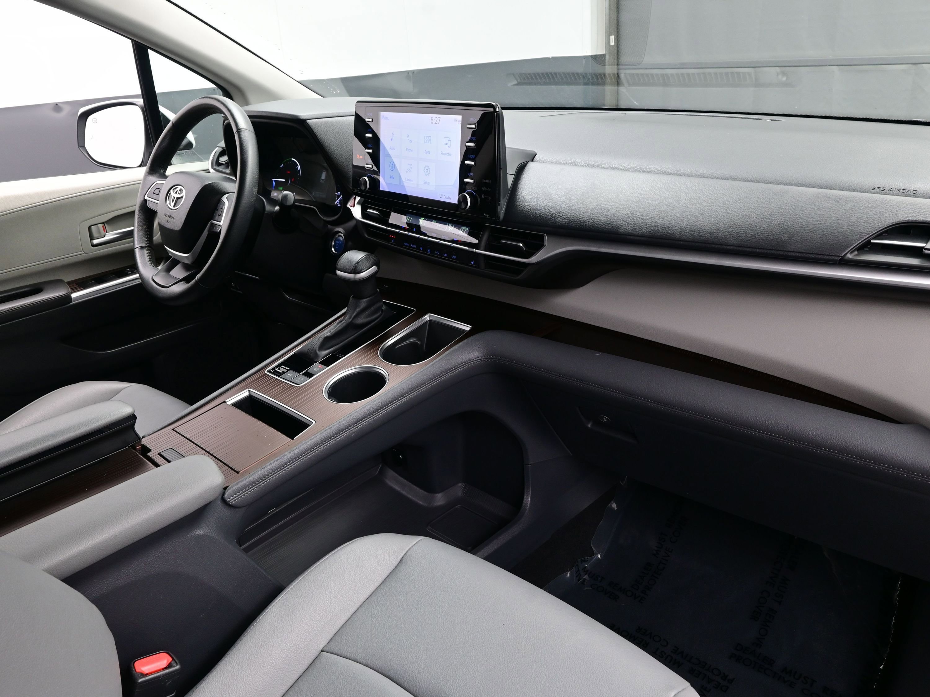 Used 2023 Toyota Sienna XLE image 15