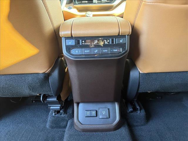 Used 2021 Toyota Highlander Platinum image 24