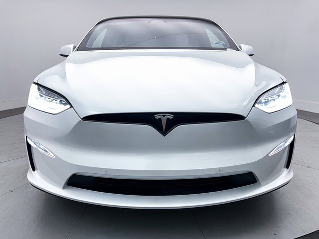 Used 2022 Tesla Model X Plaid image 11