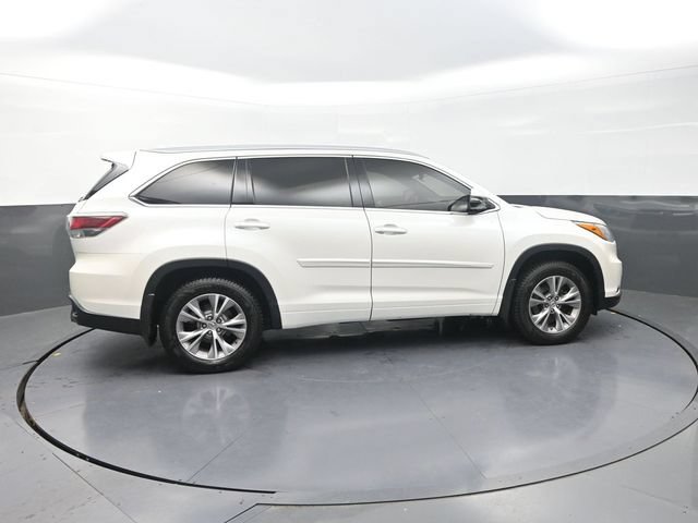 Used 2015 Toyota Highlander XLE AWD/4WD image 9