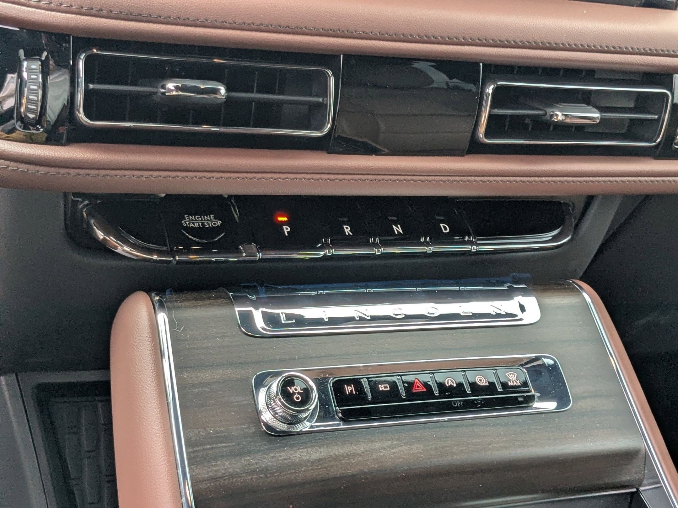 Used 2026 Lincoln Aviator Reserve w/ Luxury Package RWD image 18