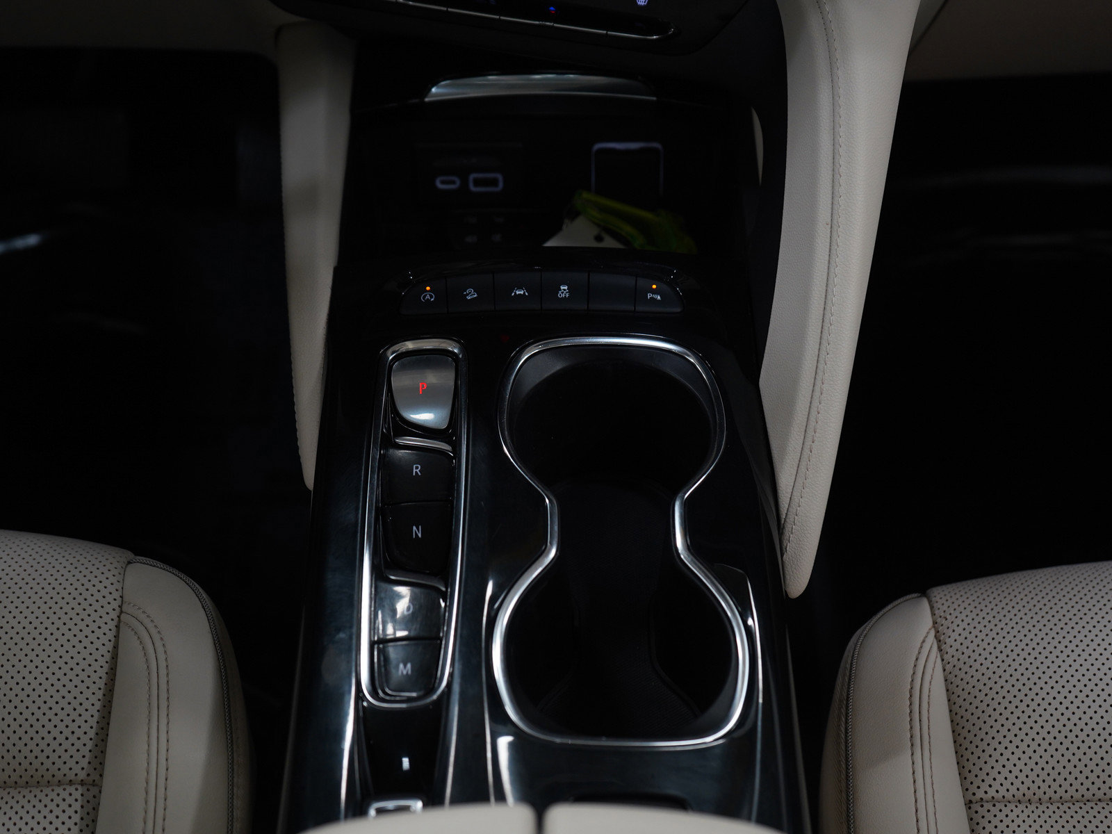 Used 2022 Buick Envision Essence w/ Technology Package I image 15