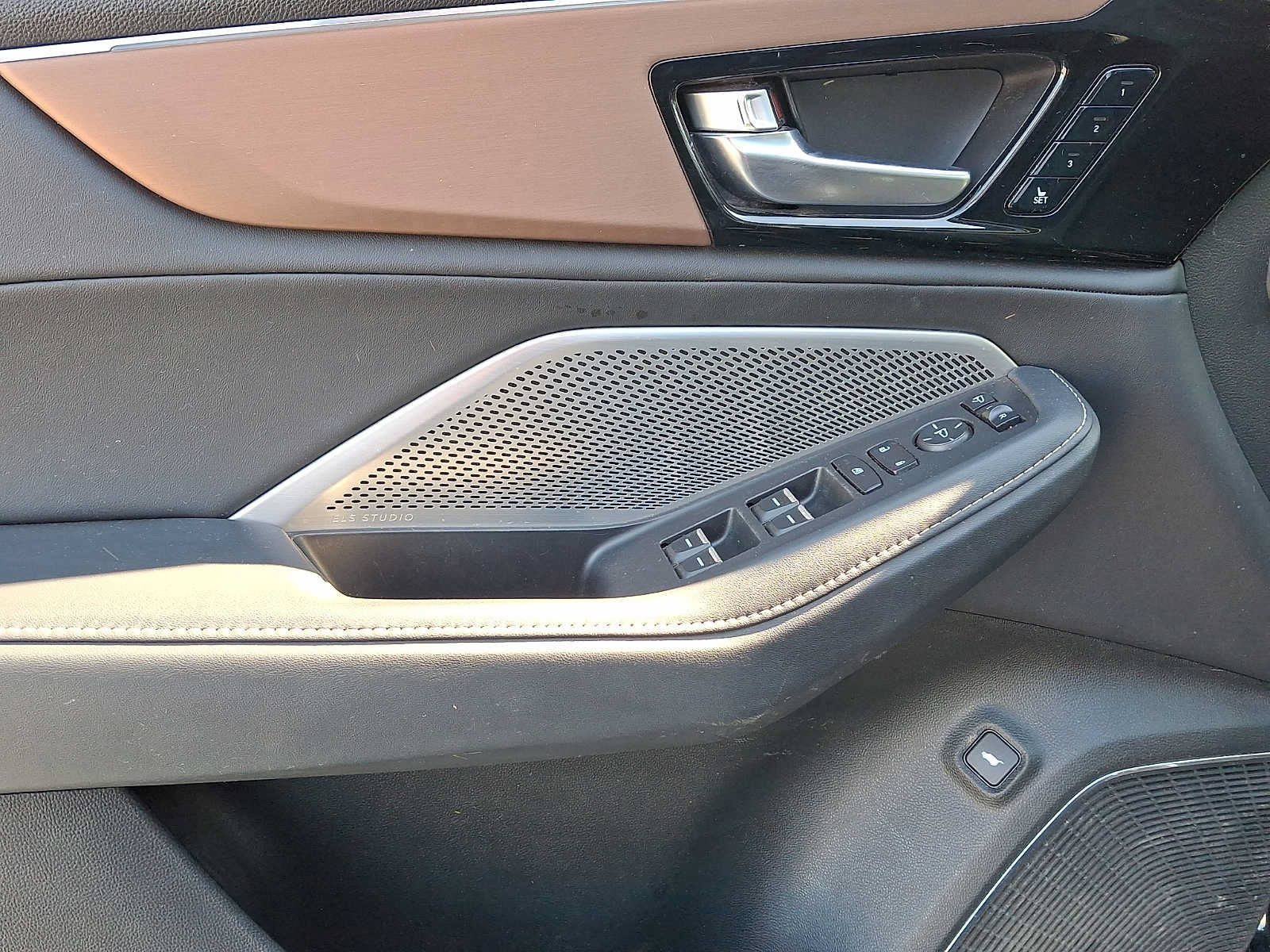 Used 2022 Acura MDX w/ Technology Package AWD/4WD image 12