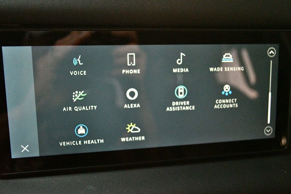 Used 2024 Land Rover Defender 110 S AWD/4WD image 57