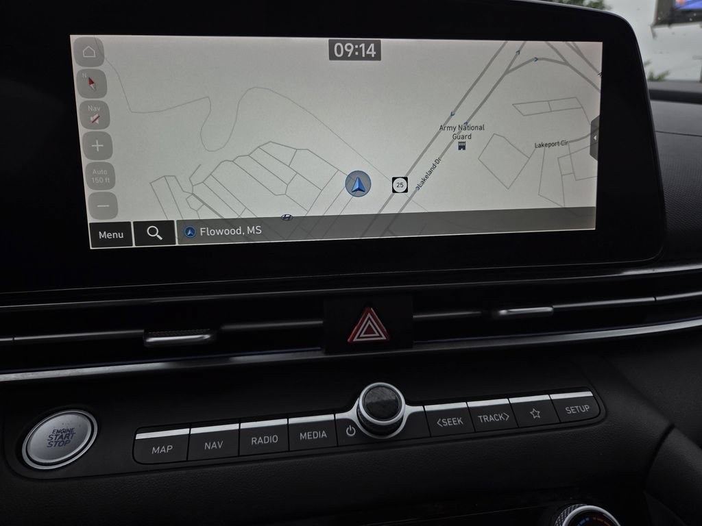 Used 2024 Hyundai Elantra SEL FWD image 9