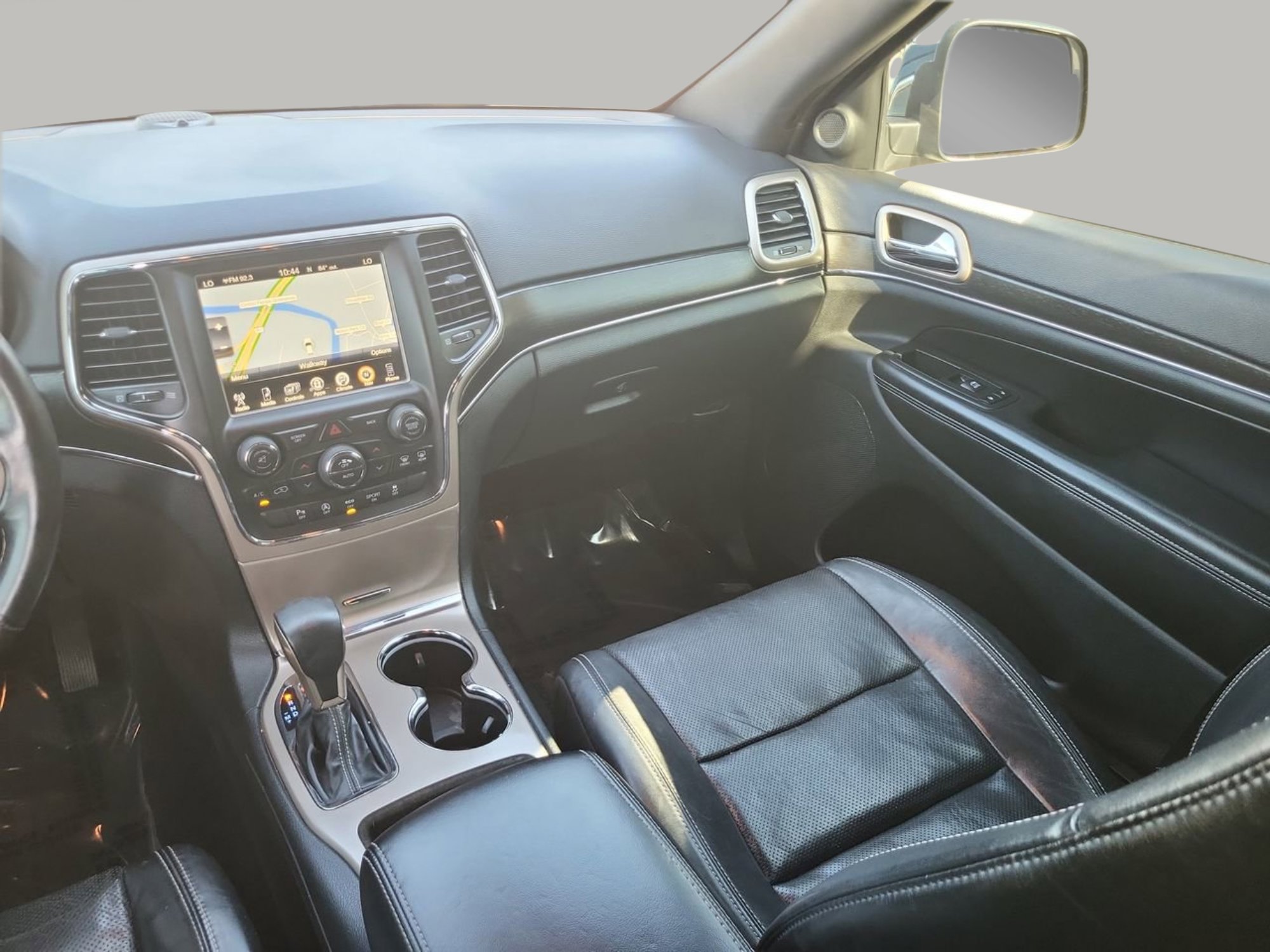 Used 2017 Jeep Grand Cherokee Limited w/ Luxury Group II image 16