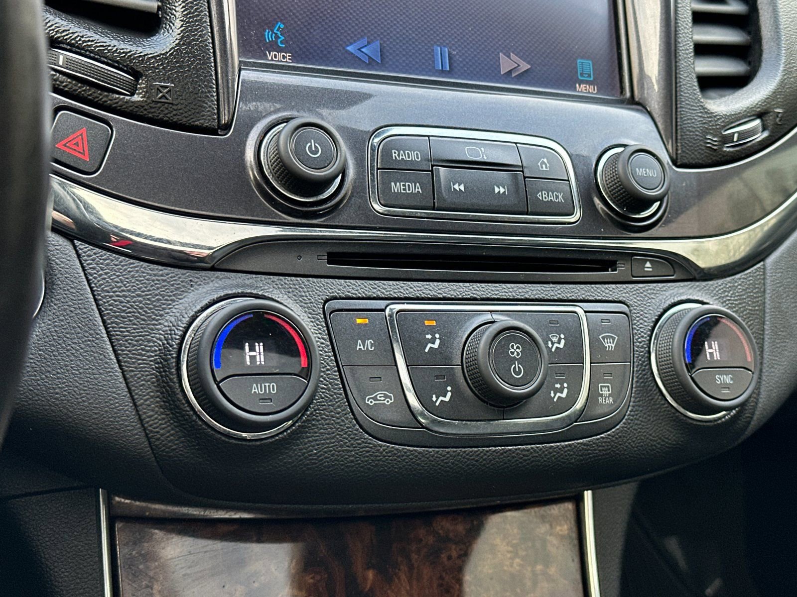 Used 2014 Chevrolet Impala LTZ FWD image 20
