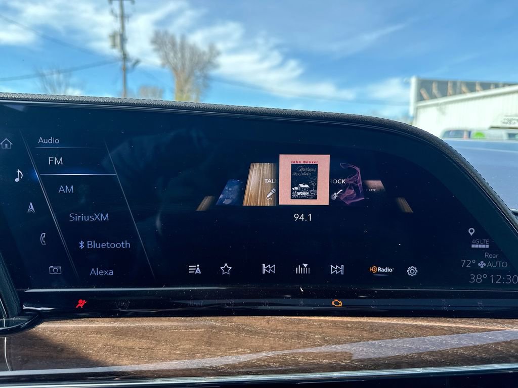 Used 2022 Cadillac Escalade ESV Premium Luxury Platinum image 26