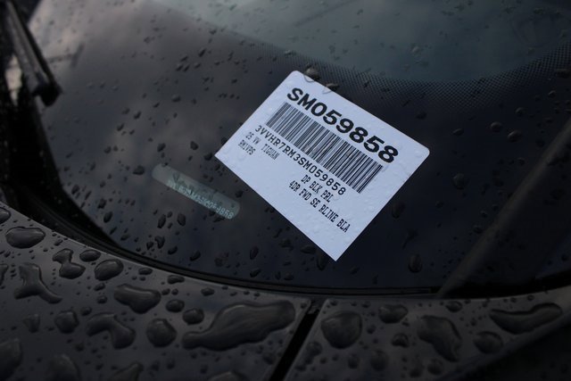 New 2025 Volkswagen Tiguan SE R-Line image 30