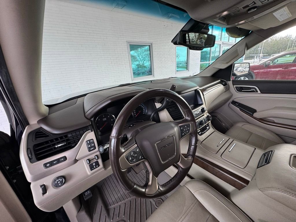 Used 2019 GMC Yukon Denali w/ Denali Ultimate Package image 14