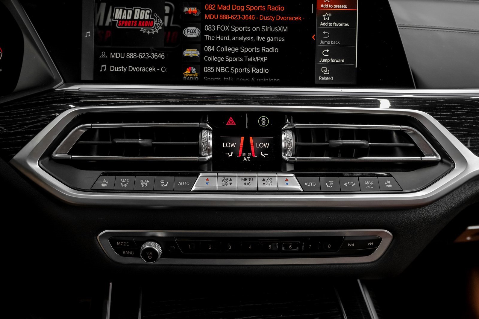 Used 2022 BMW X7 M50i w/ Executive Package image 31