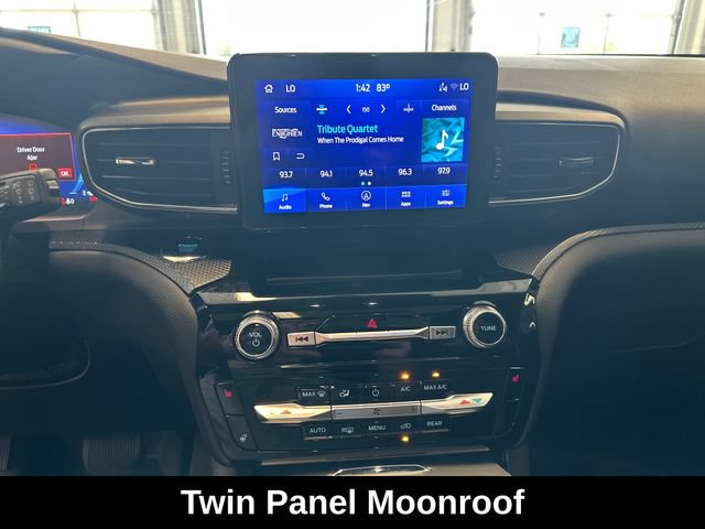 Used 2022 Ford Explorer ST AWD/4WD image 3