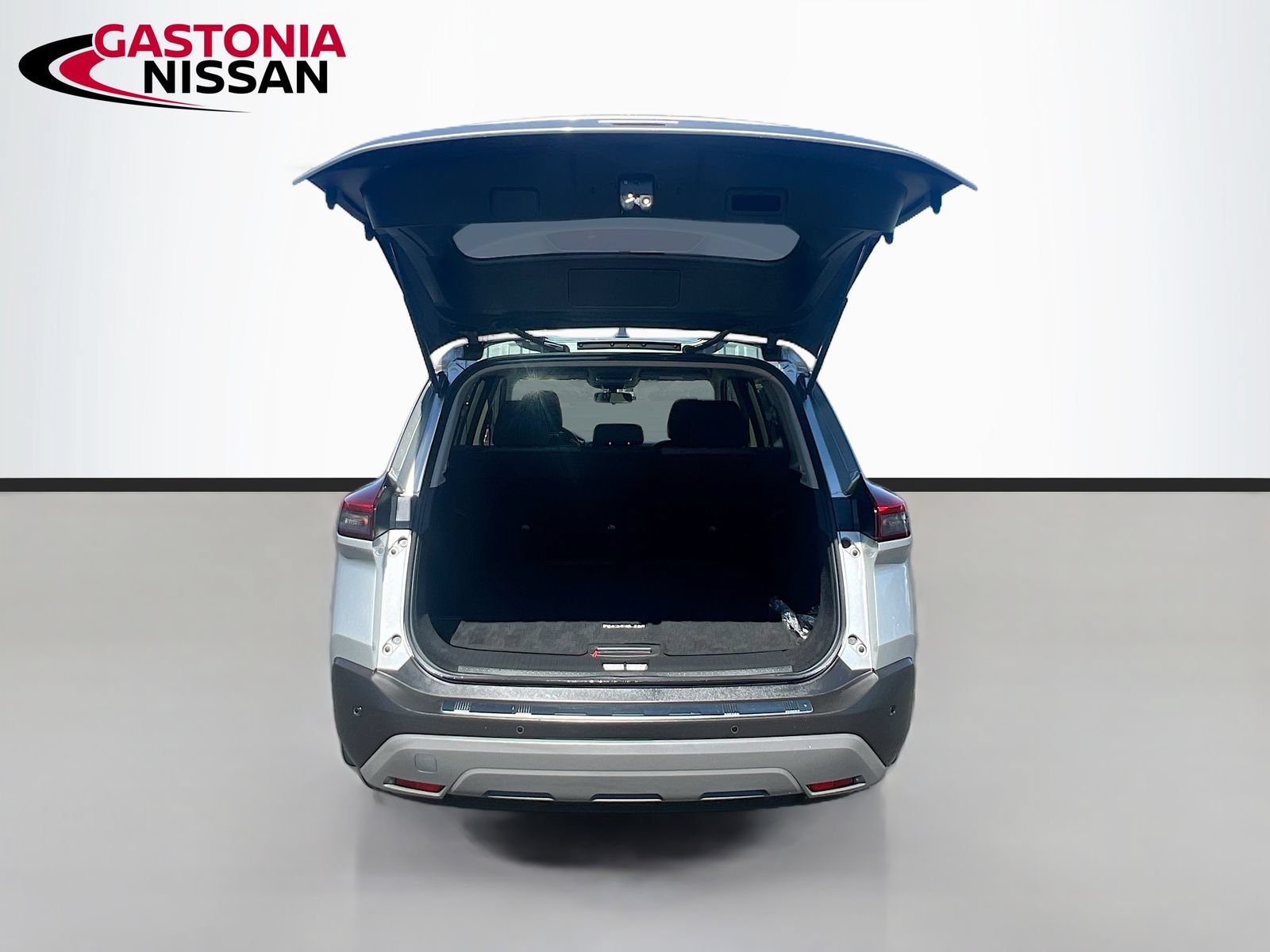 Used 2023 Nissan Rogue SV FWD image 34