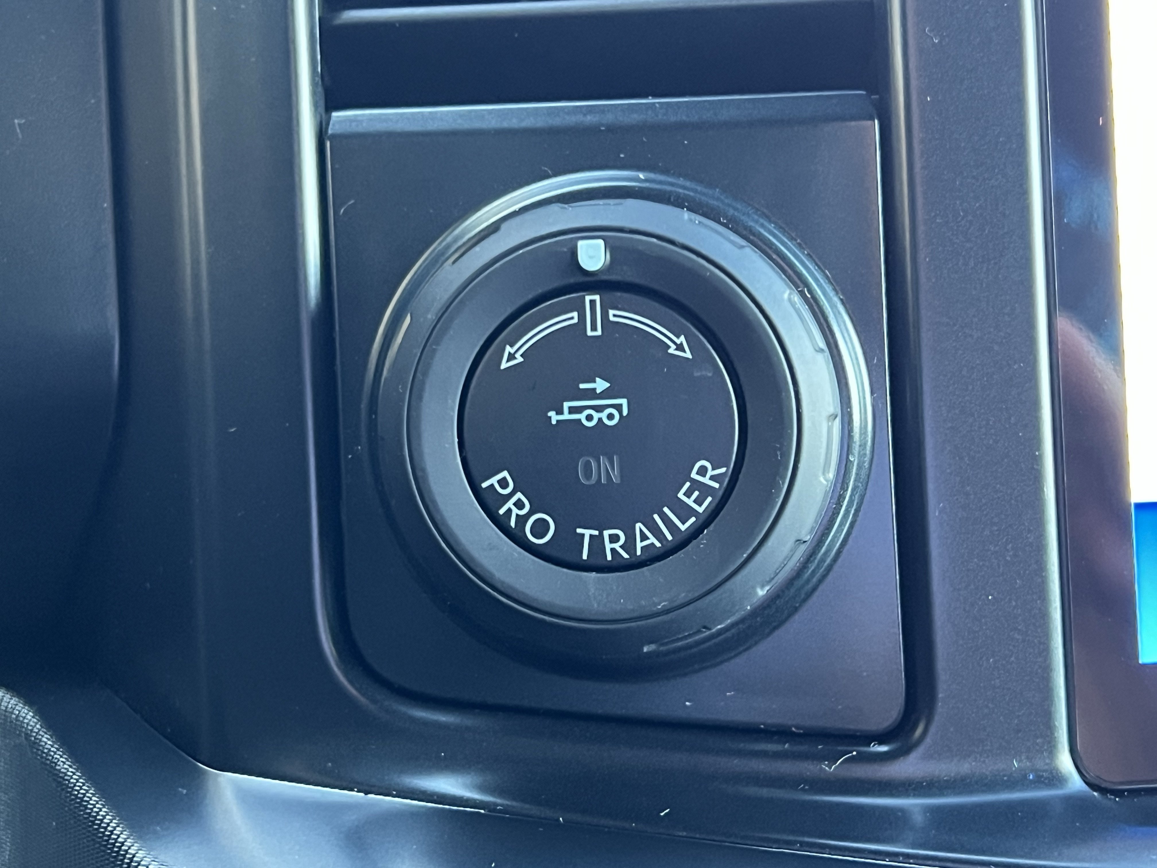 New 2026 Ford F350 Platinum w/ FX4 Off-Road Package AWD/4WD image 40