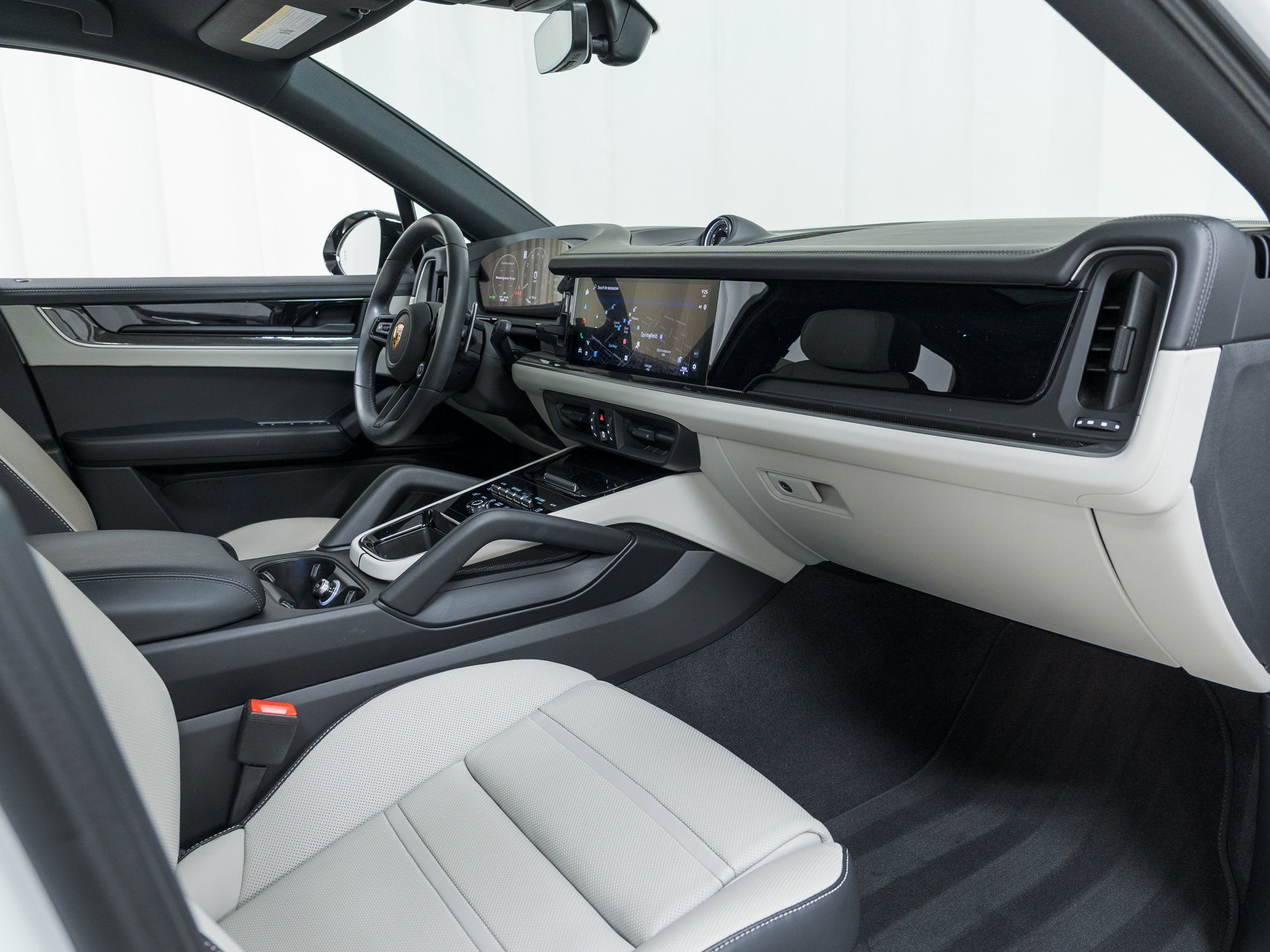 Used 2025 Porsche Cayenne S image 24