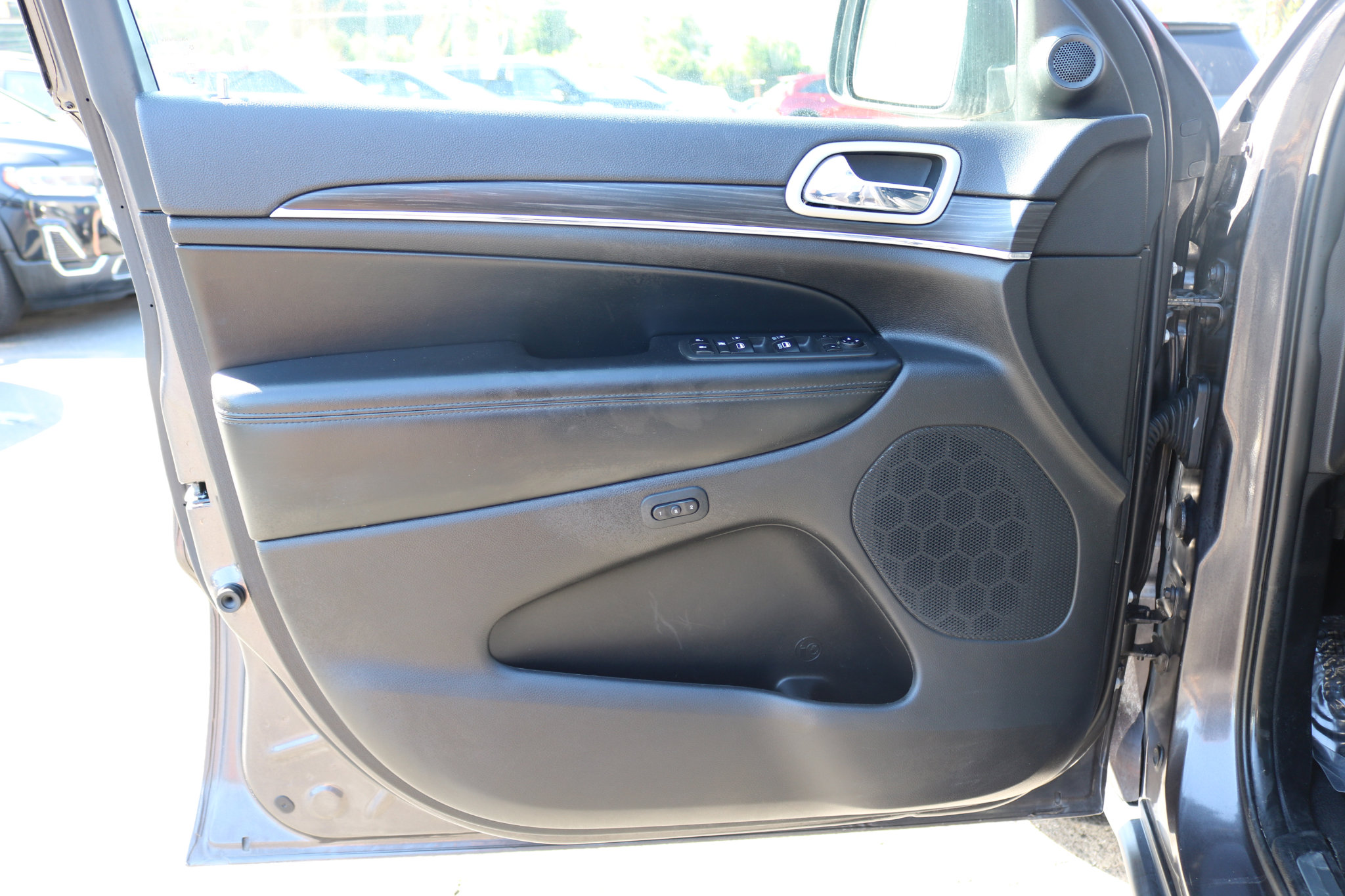 Used 2021 Jeep Grand Cherokee Limited w/ Luxury Group II image 13