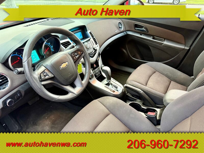 Used 2015 Chevrolet Cruze LT FWD image 9