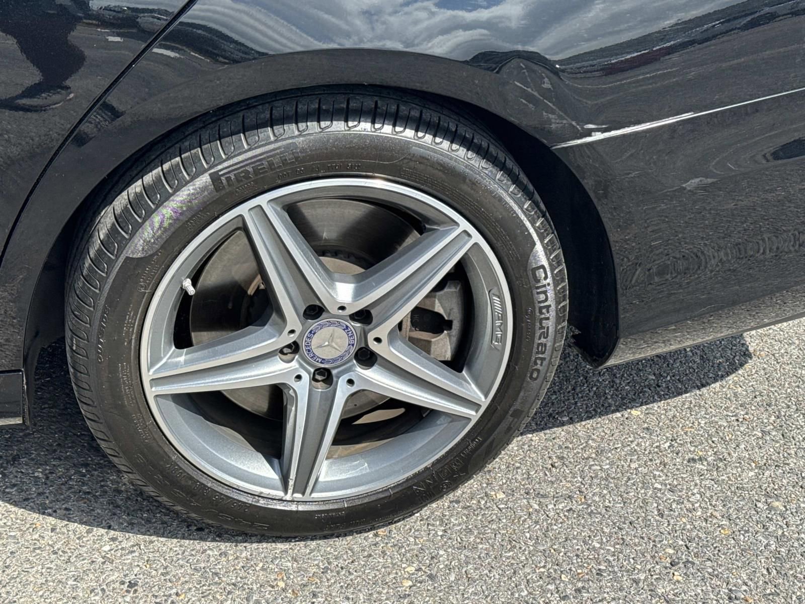 Used 2017 Mercedes-Benz E 400 4MATIC Wagon image 3