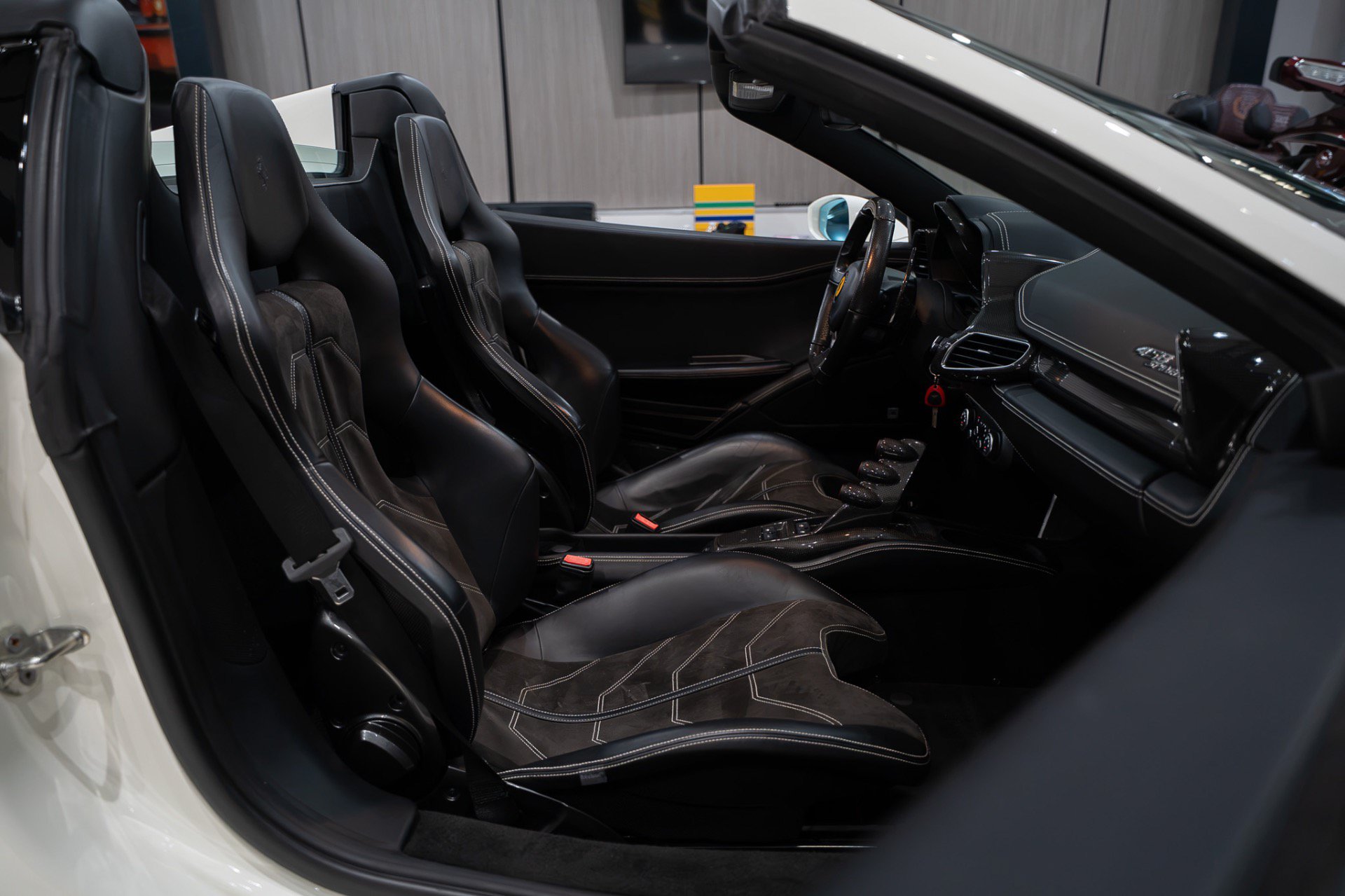 Used 2013 Ferrari 458 Spider RWD image 25