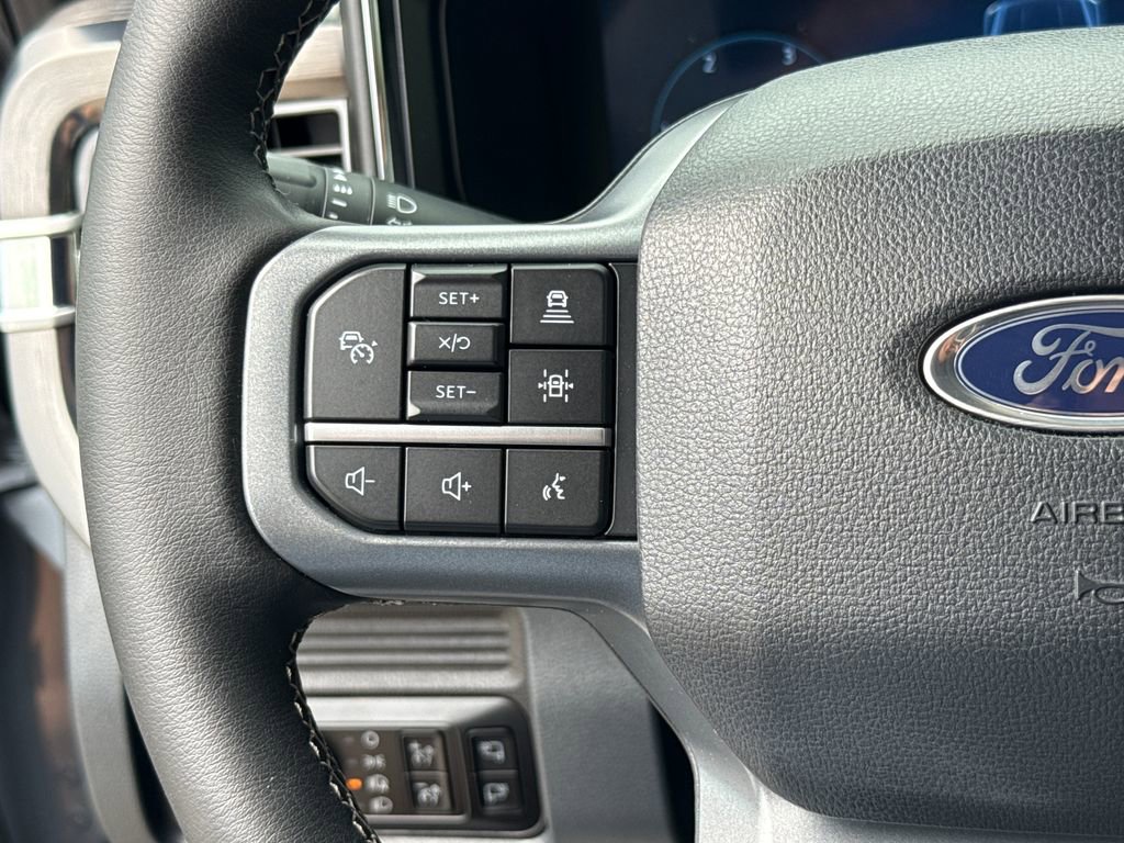 Used 2025 Ford F250 Lariat w/ Lariat Ultimate Package AWD/4WD image 17