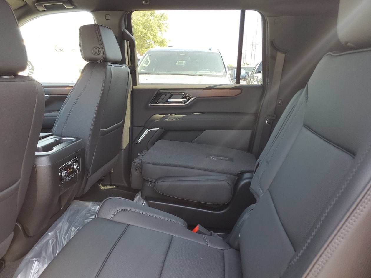 New 2026 GMC Yukon XL Denali RWD image 11