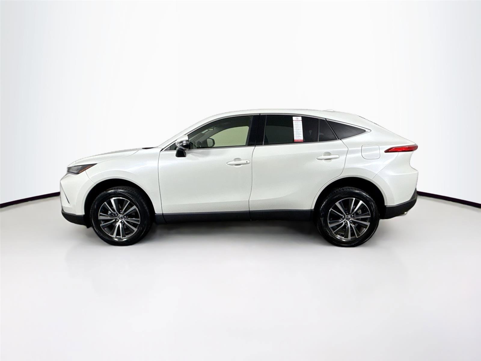 Certified 2022 Toyota Venza XLE image 12