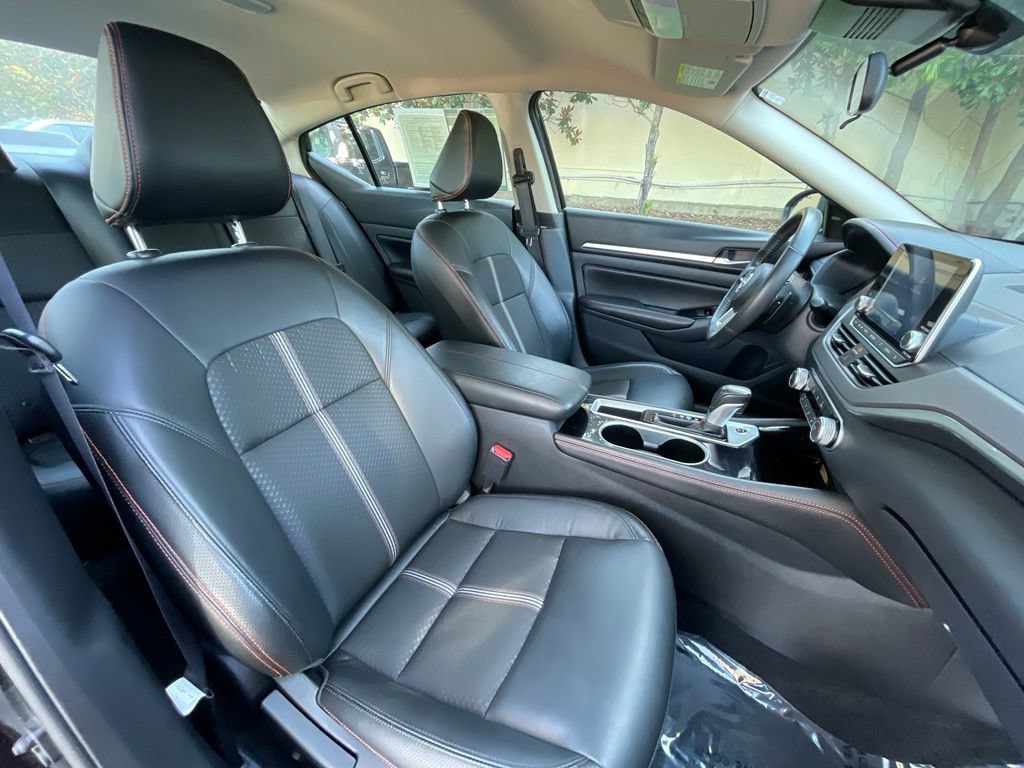 Used 2024 Nissan Altima 2.5 SR FWD image 30