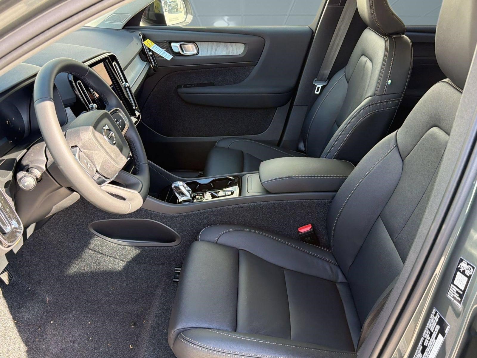 New 2026 Volvo XC40 B5 Plus w/ Climate Package AWD/4WD image 5