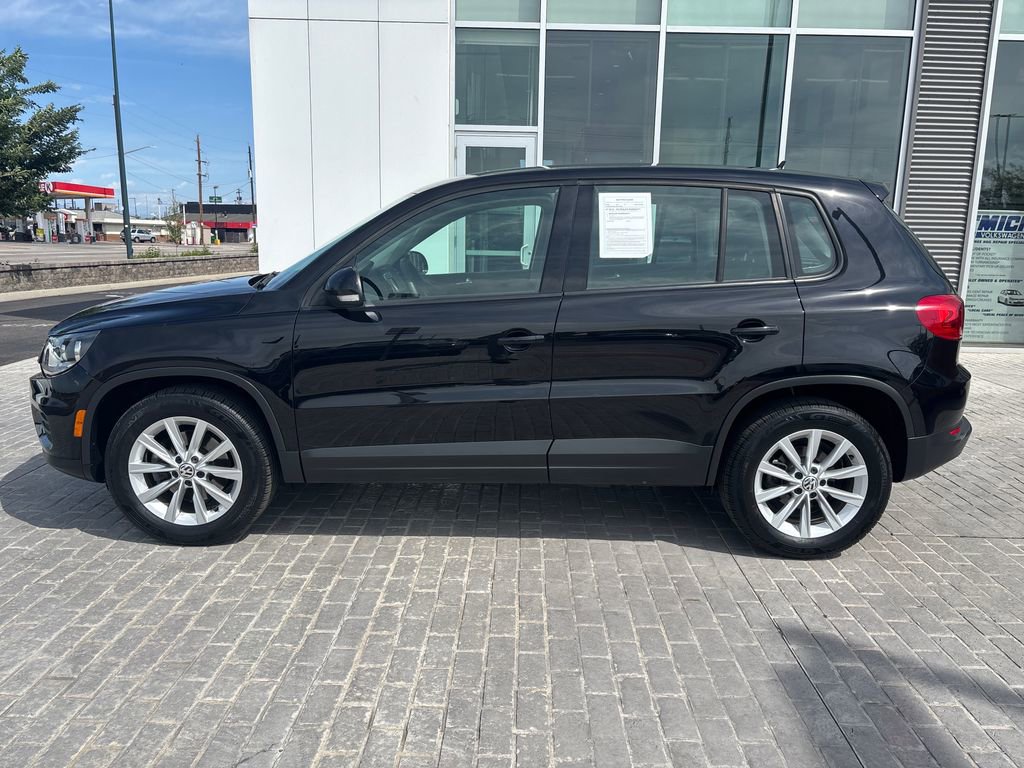 Used 2017 Volkswagen Tiguan Limited w/ Alloy Wheels Package AWD/4WD image 2