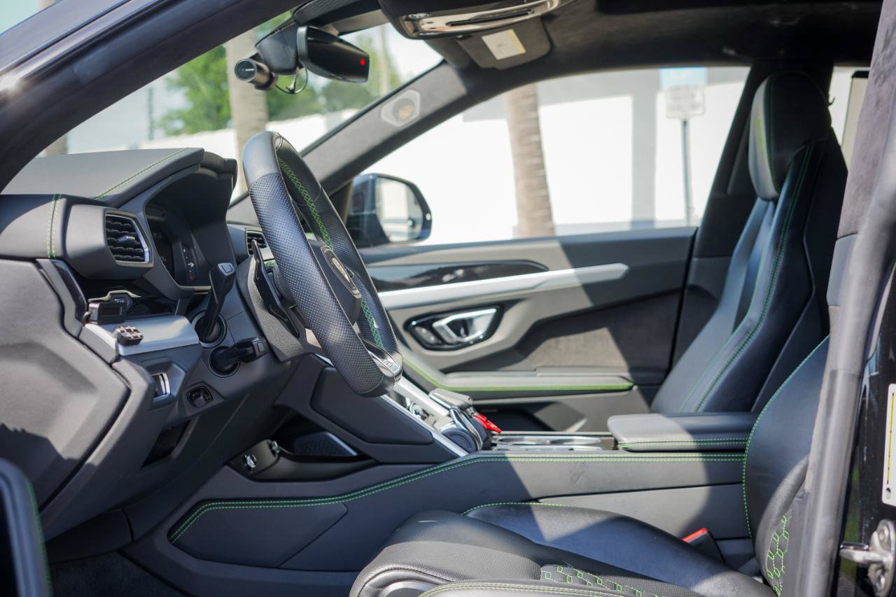 Used 2019 Lamborghini Urus AWD/4WD image 8