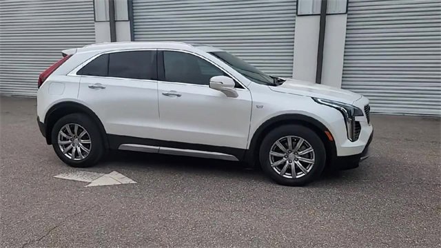 Used 2022 Cadillac XT4 Premium Luxury w/ Safety Alert Package image 3