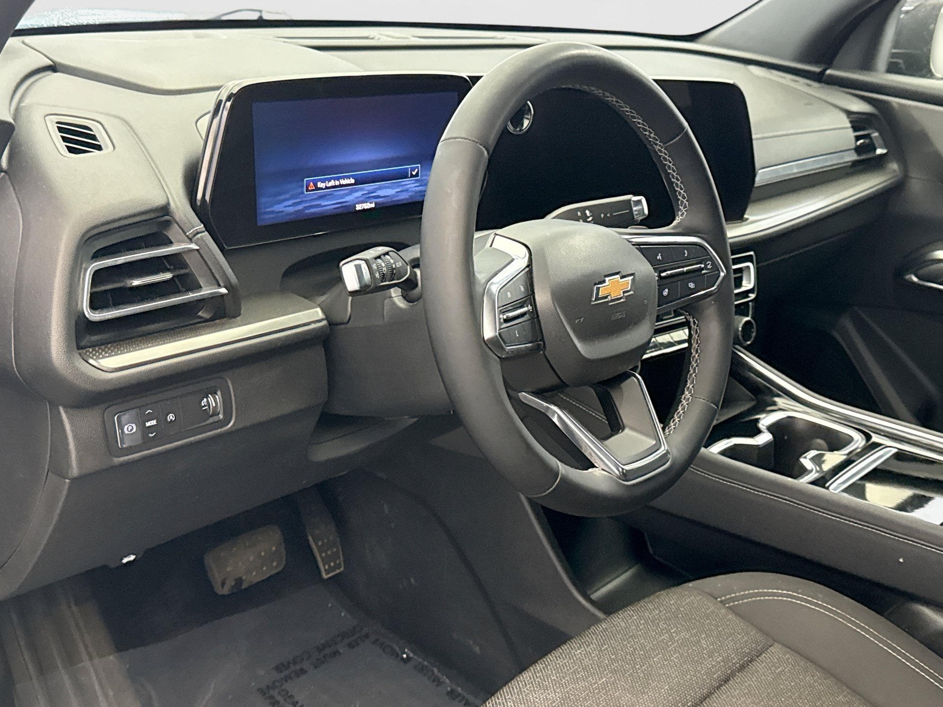 Used 2024 Chevrolet Traverse LT FWD image 10