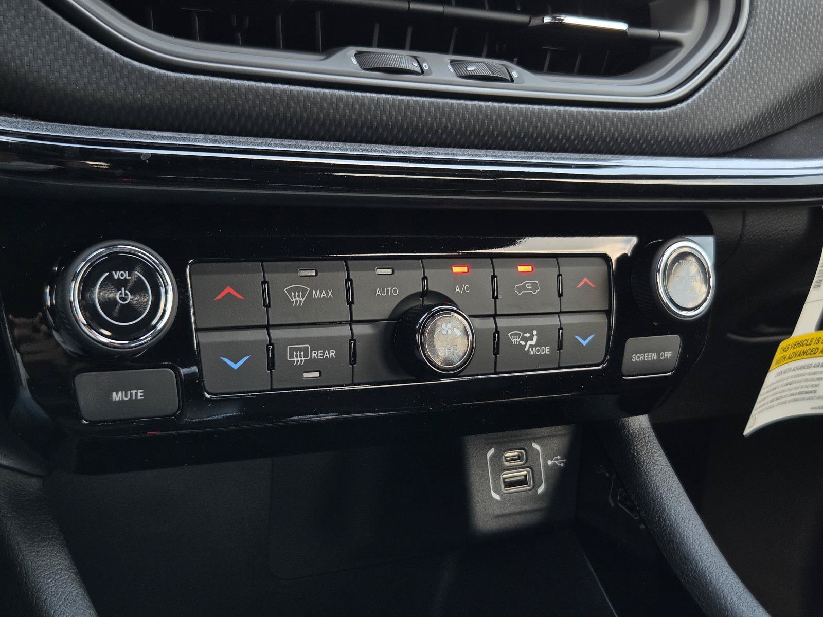 New 2026 Jeep Compass Latitude AWD/4WD image 15
