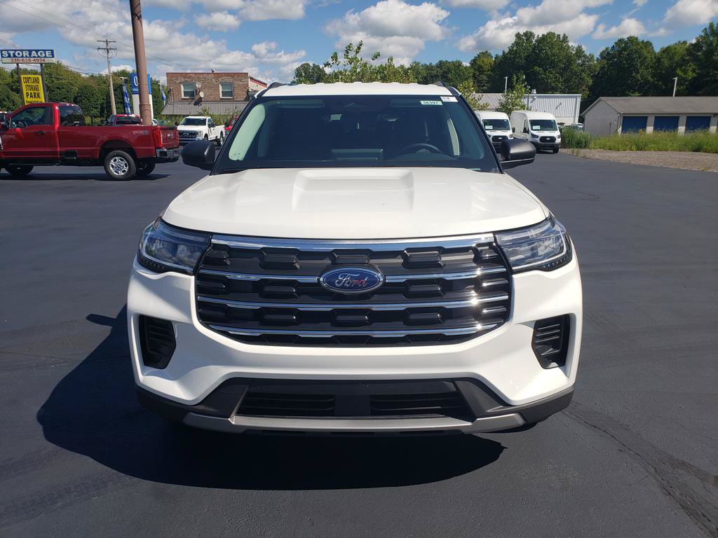 New 2026 Ford Explorer Active AWD/4WD image 2